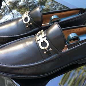 Salvatore Ferragamo Mens Black Loafers Size 9 US